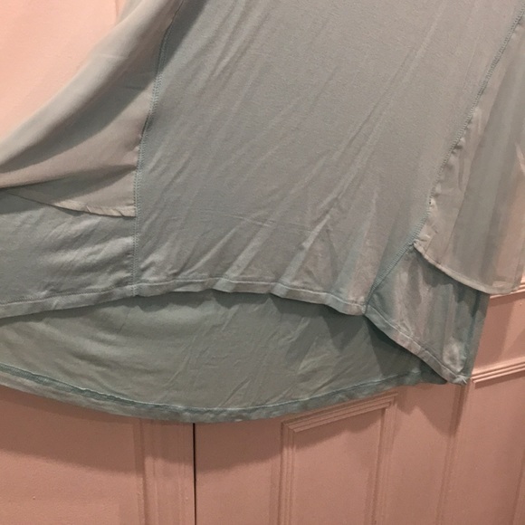 T-Shirt - Picture 3 of 5